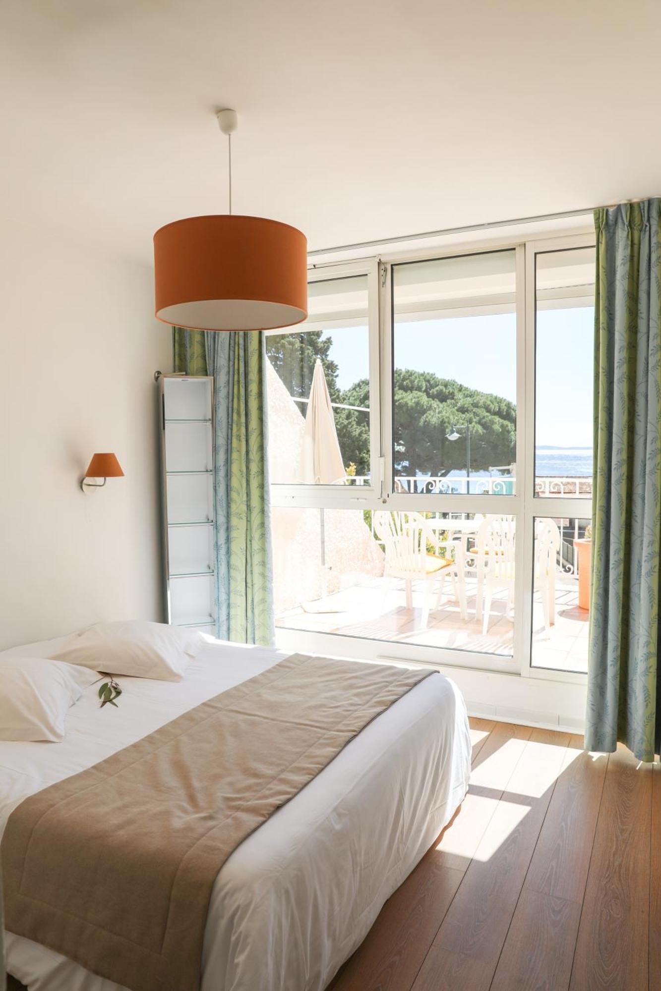 Les Alcyons Hotel Le Lavandou Buitenkant foto