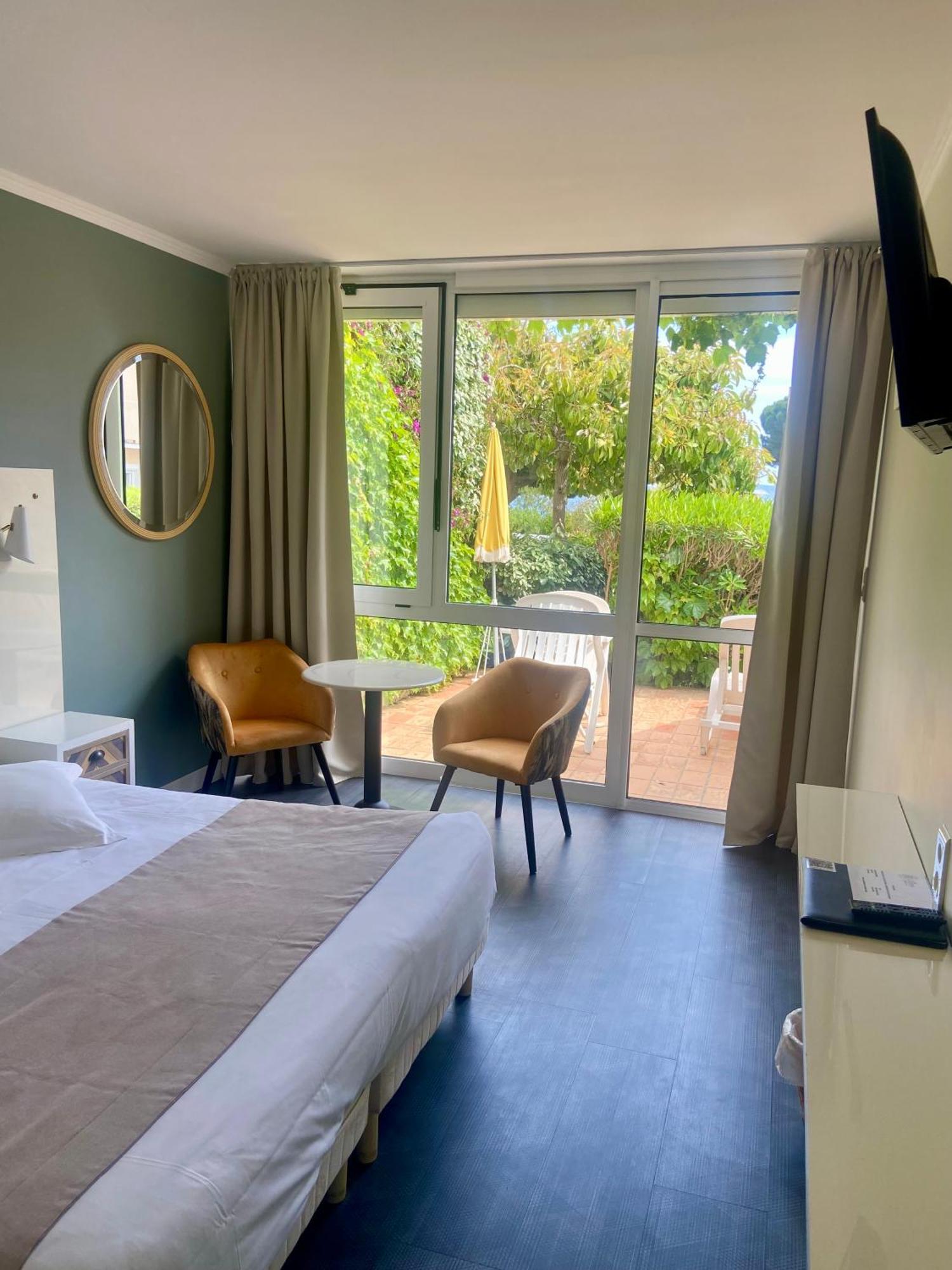 Les Alcyons Hotel Le Lavandou Buitenkant foto