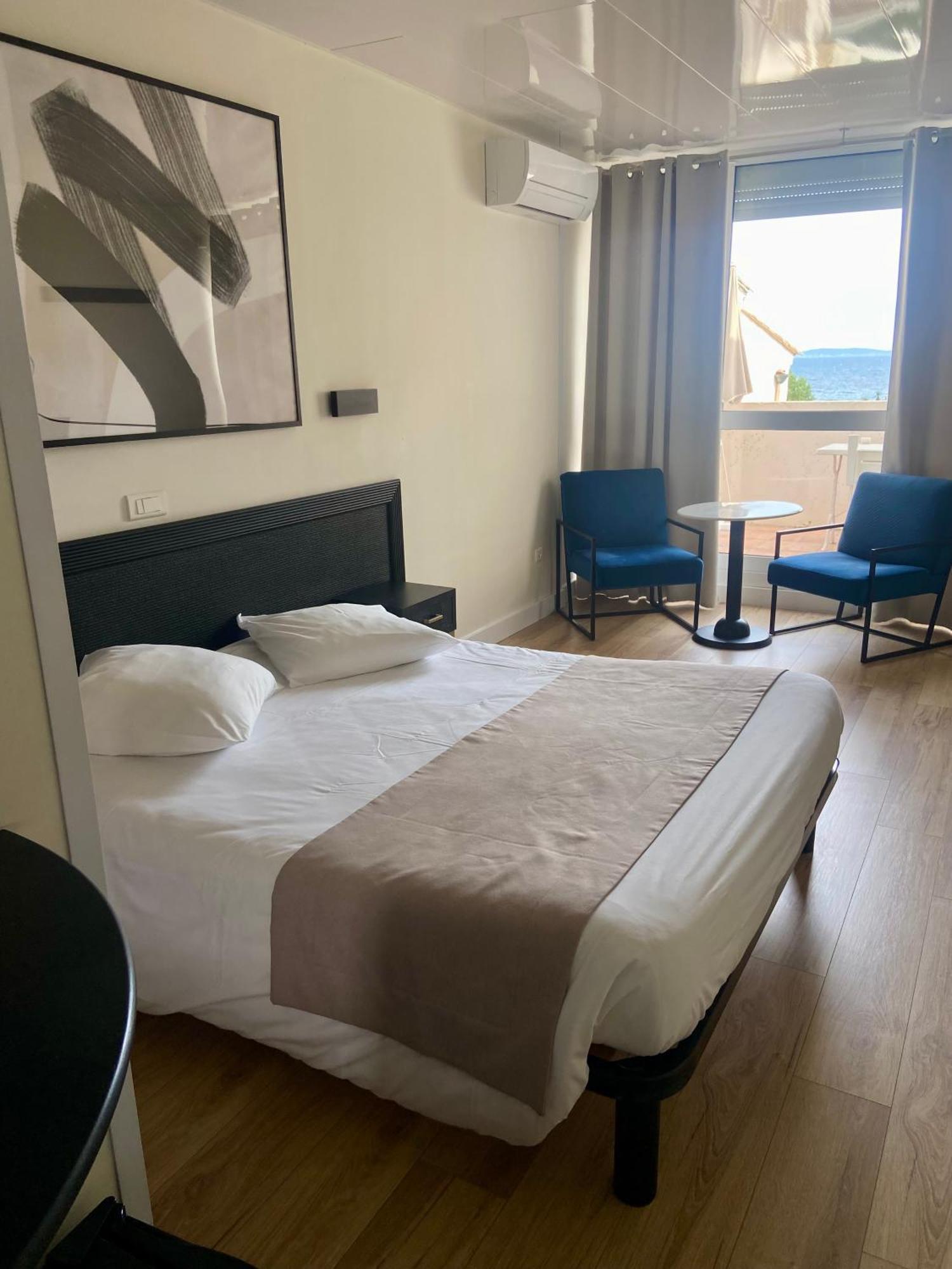 Les Alcyons Hotel Le Lavandou Buitenkant foto